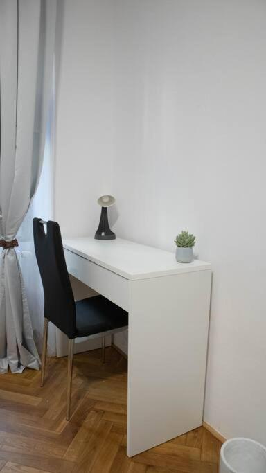 Modern Apartment In The Center Of Praga Exterior foto
